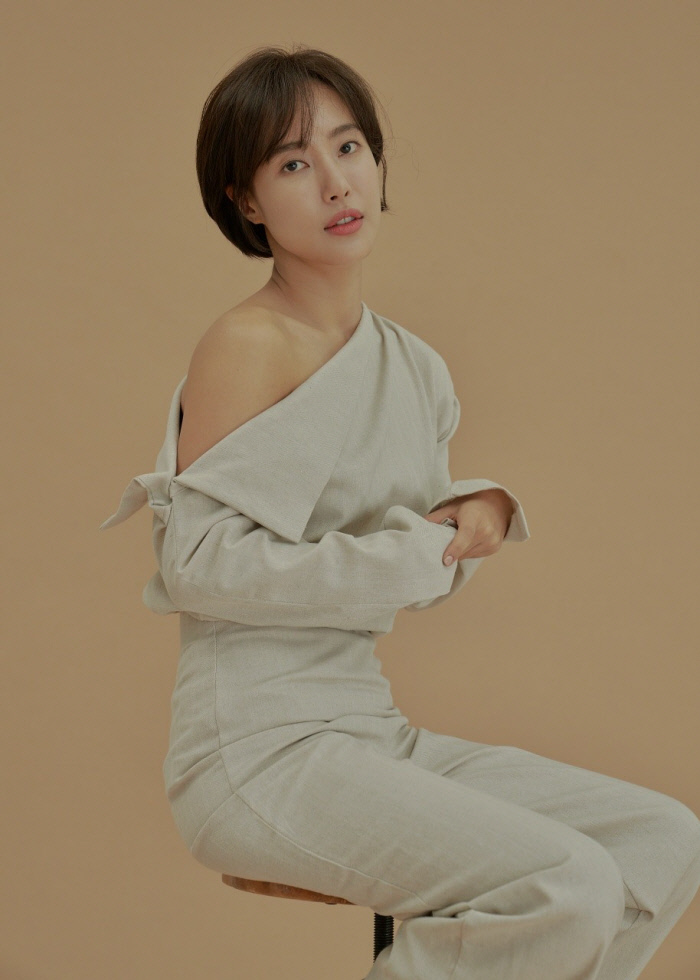 김윤서 이미지