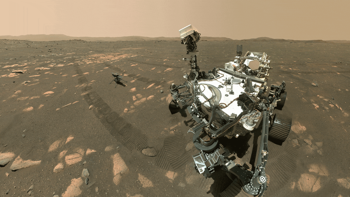화성 탐사 로버 퍼서비어런스(오른쪽)가 헬기 인저뉴어티와 함께 찍은 셀카./NASA