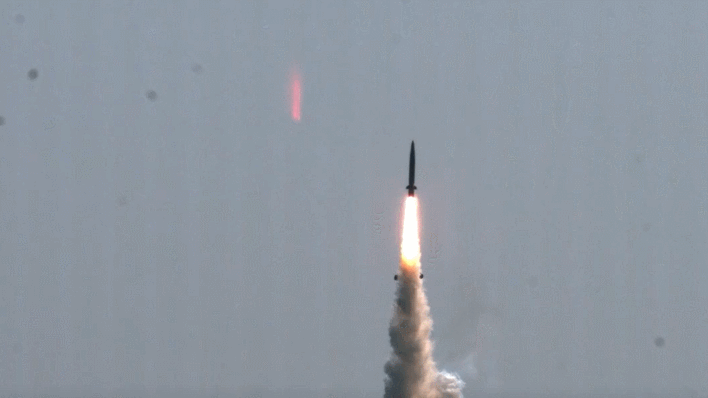 15일 국방과학연구소가 SLBM 잠수함 최초 발사시험에 성공한 모습.  국방부 제공