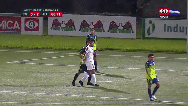 엘살바도르 프로축구 산타 테클라 수비수 파브리코 실바(우루과이)의 자책골이 화제다. /영상=아르헨티나 매체 인포베 캡처