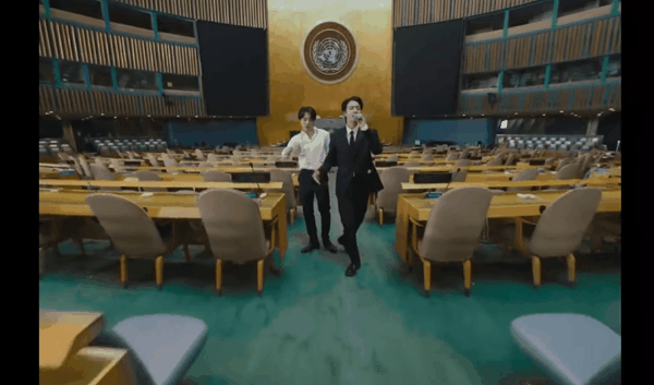 방탄소년단(BTS)이 20일 오전(현지시간) 제76차 유엔 총회 '지속가능 발전목표(SDG) 모멘트' 행사에서 연설을 하고 있다. [유엔본부 유튜브 캡처]