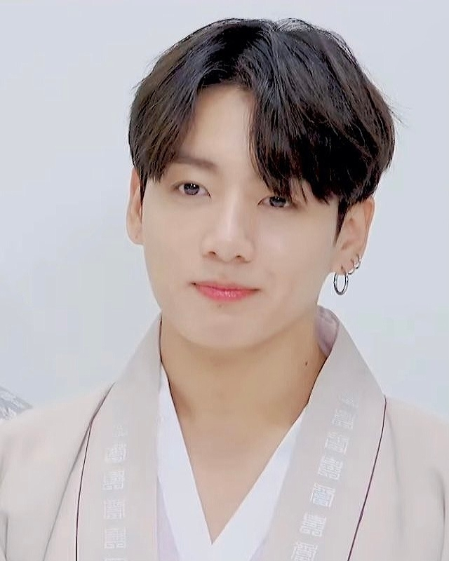 왕자한복 이미지