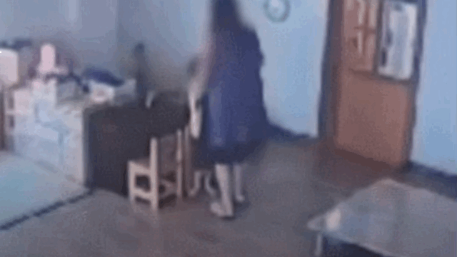 6세 아동에 위협·폭행한 어린이집 보육교사 CCTV 영상 / 영상=YTN