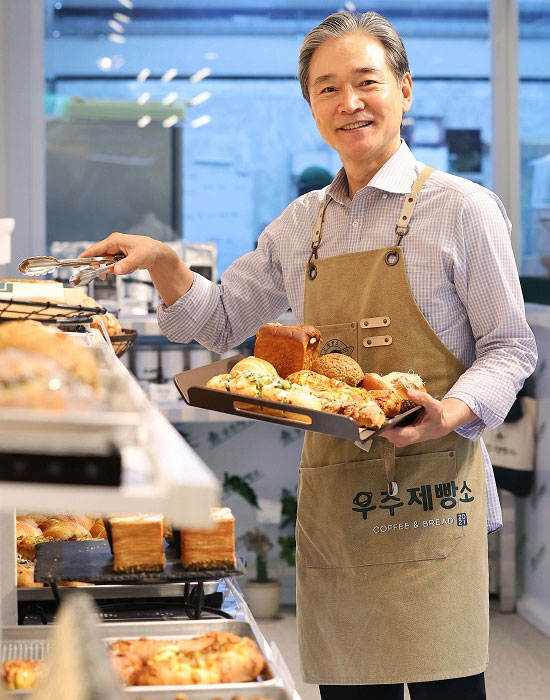 우주간판 이미지