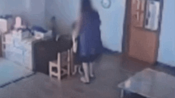 6세 아동에 위협·폭행한 어린이집 보육교사 CCTV 영상. YTN 보도화면 캡처