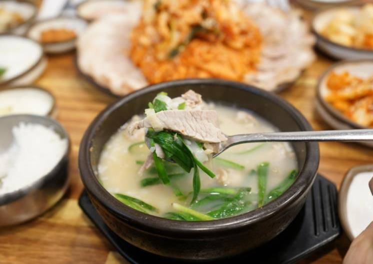 명소 돼지국밥 이미지