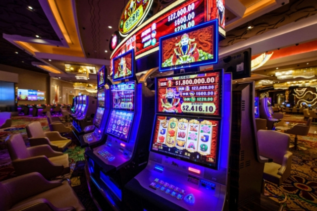 마카오의 MGM 카지노의 도박 기계들이 손님을 기다리고 있다. /AFP연합뉴스