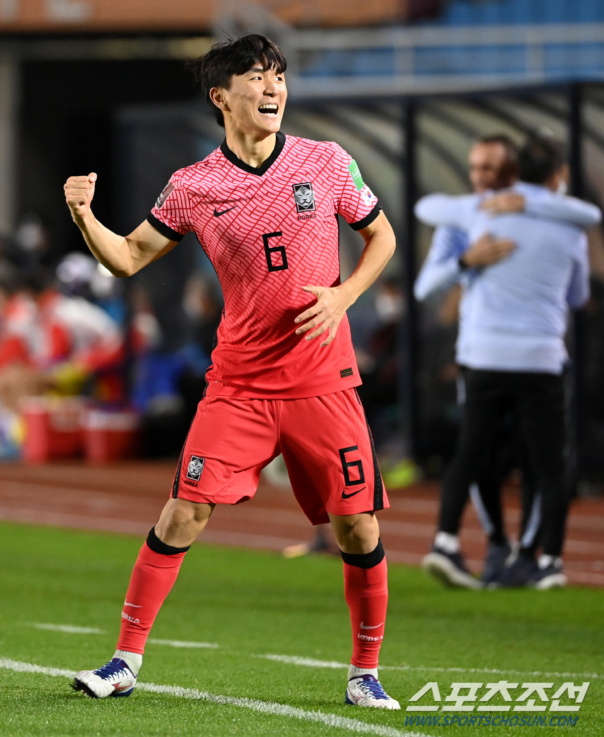 [포토] 주먹불끈! 황인범의 선제골!
