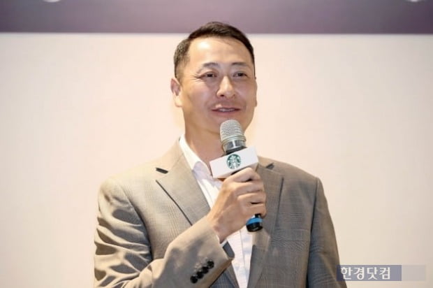 스타벅스 압구정로데오역 이미지