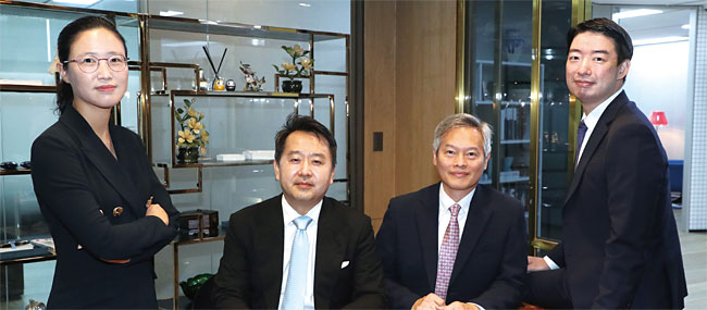 법무법인피터앤김 이미지