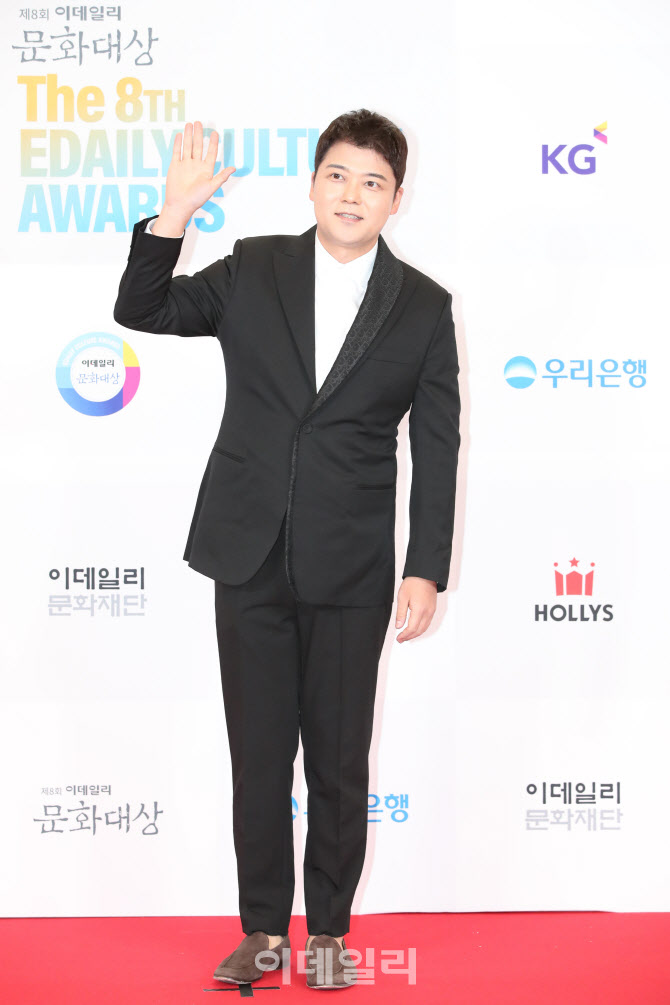 뉴이스트컴퍼니 이미지