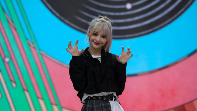 초연 이미지