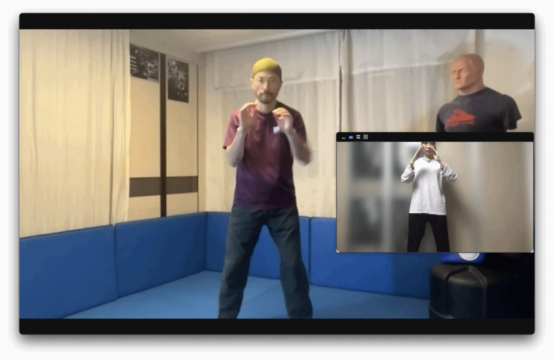 상반신에 들어오는 공격을 막을 수 있는 방어 방법을 연습하고 있다. 사진=정윤영 기자