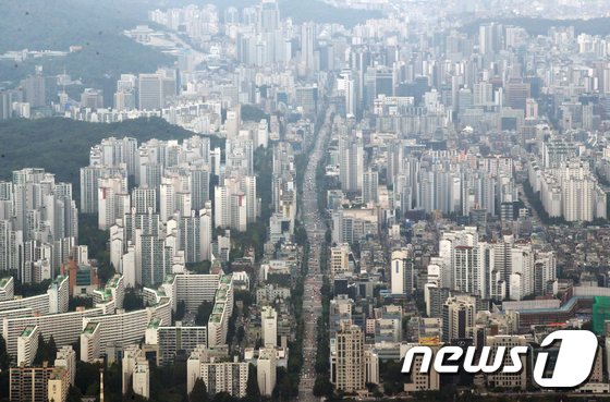 신반포2차 재건축 조합이 서울시 신속통합기획 방식을 통해 재건축 사업에 속도를 내고 있다. 사진은 기사와 무관./사진=뉴스1