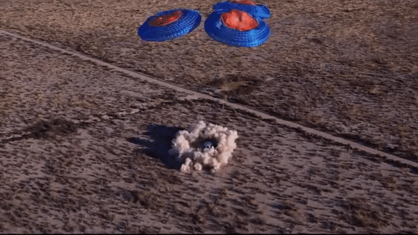 우주에 갔던 뉴셰퍼드 로켓이 텍사스 사막에 착륙하는 모습 (영상=블루오리진)