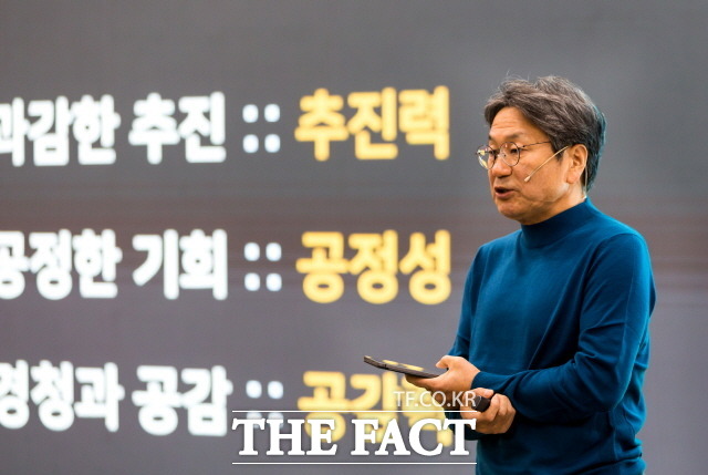 더큐브 이미지
