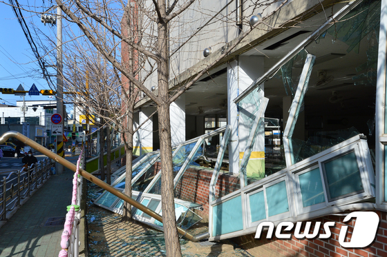 연일초등학교 급식소 이미지