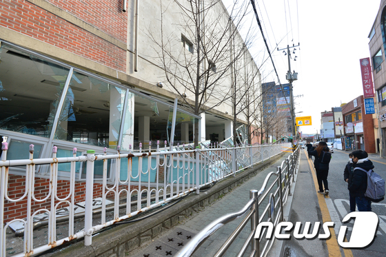 연일초등학교 급식소 이미지