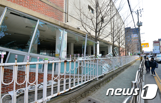 연일초등학교 급식소 이미지