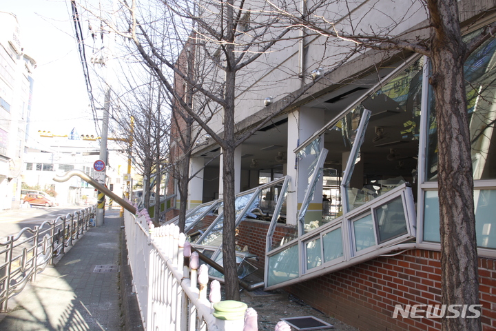 연일초등학교 급식소 이미지