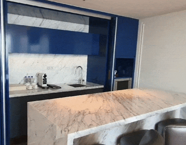 서울 잠실 소피텔의 '오페라스위트' 객실 전경. [영상=이미경 기자]