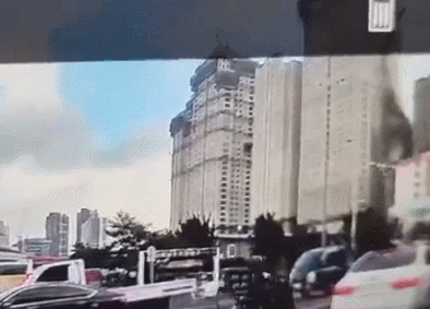 광주 서구의 한 신축 아파트 공사 도중 외벽이 붕괴 장면.  온라인커뮤니티 캡처