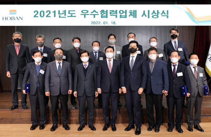 호반 이미지