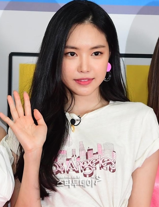 손나은 