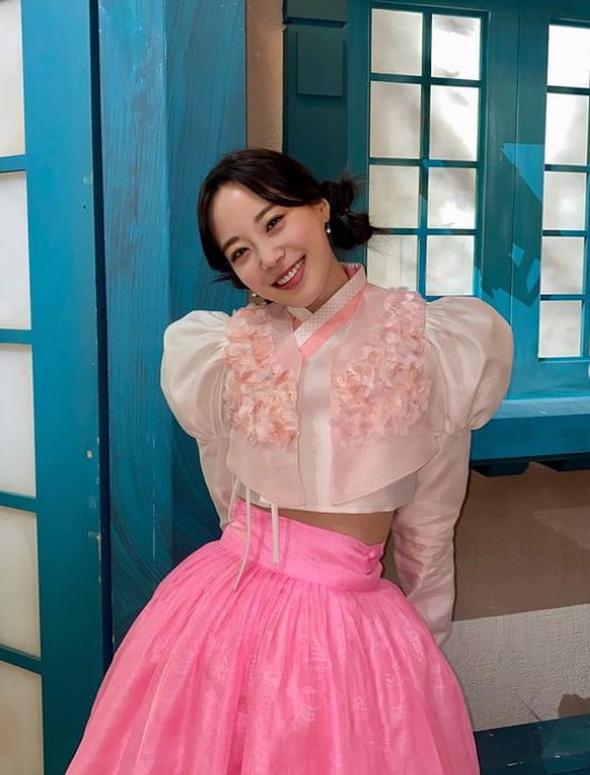 개미한복 이미지