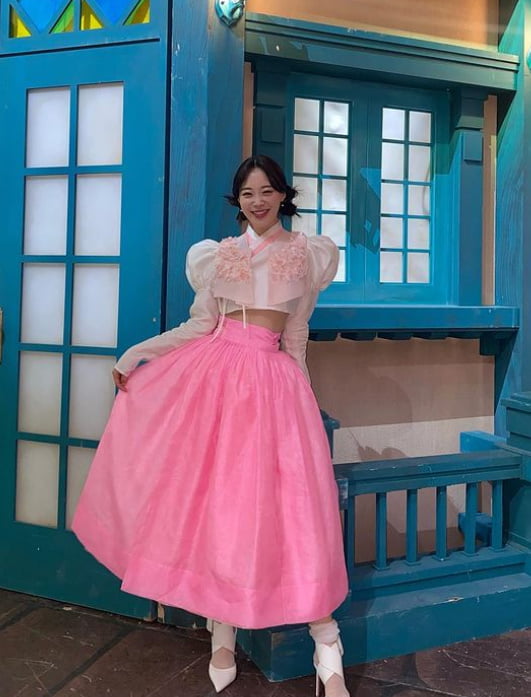 개미한복 이미지