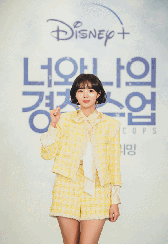 채수빈은 당찬 청춘 고은강의 발랄함을 살리기 위해 단발머리로 변신했다. /월트디즈니컴퍼니 코리아 제공