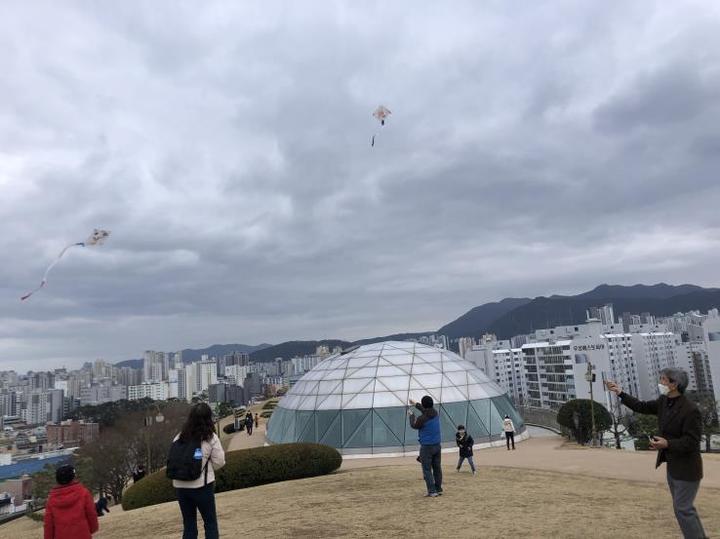 연 이미지