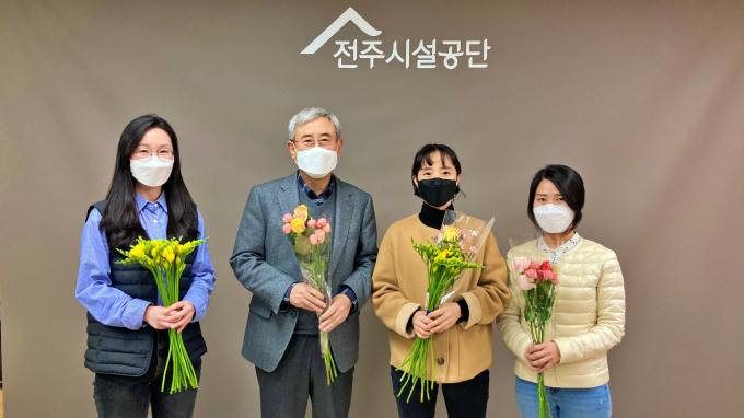 꽃피는하루 이미지