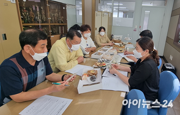 손형일 베이커리 카페 이미지