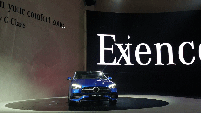 메르세데스 벤츠의 C클래스 미디어 시승 행사에서 차량이 소개되고 있다. / 사진=김동훈 기자