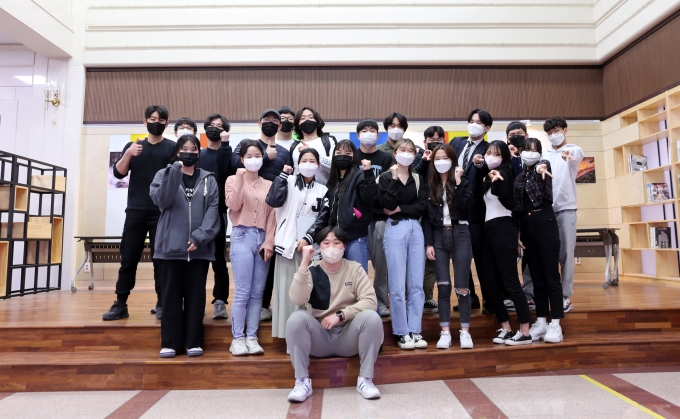 예술J 이미지