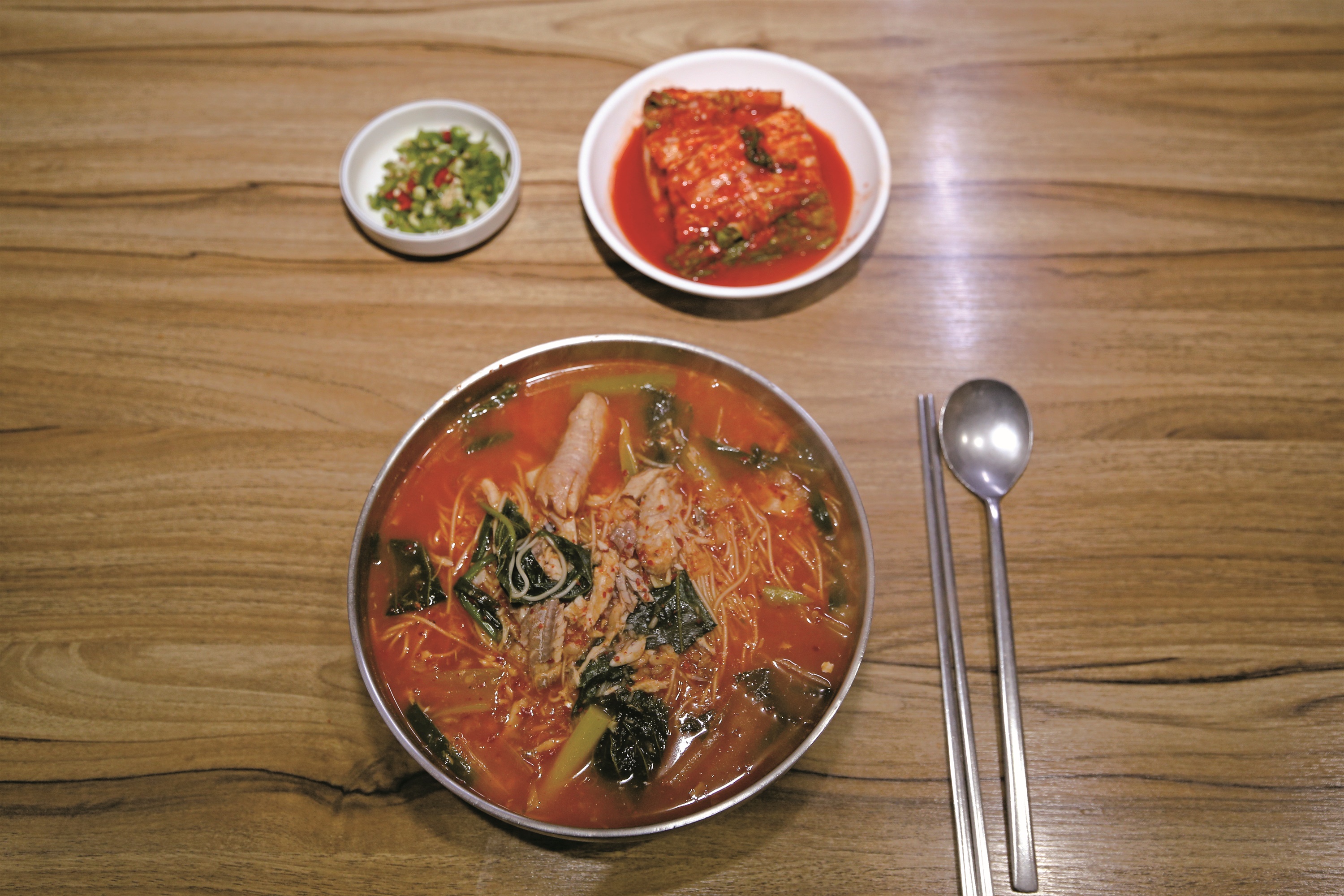 뿌리생선국수 이미지