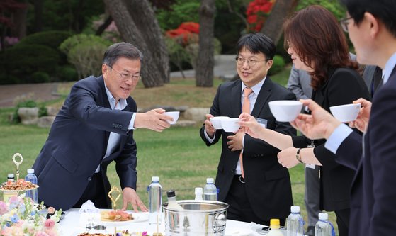 오후에서밤까지 이미지