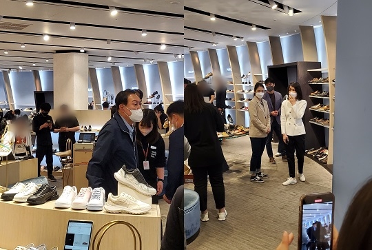 신발백화점 이미지