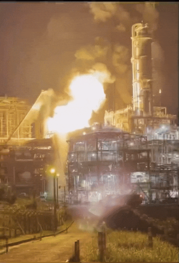 울산시 울주군 온산읍 에쓰오일 공장 화재 현장/사진=SNS 캡처/사진=온라인커뮤니티