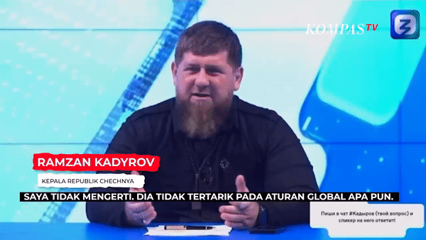 체첸 수장 람잔 카디로프가 18일(현지시간) 모스크바에서 열린 지식사회포럼에서 우크라이나 전투 상황에 대해 설명하고 있다. [KompasTV 유튜브채널]