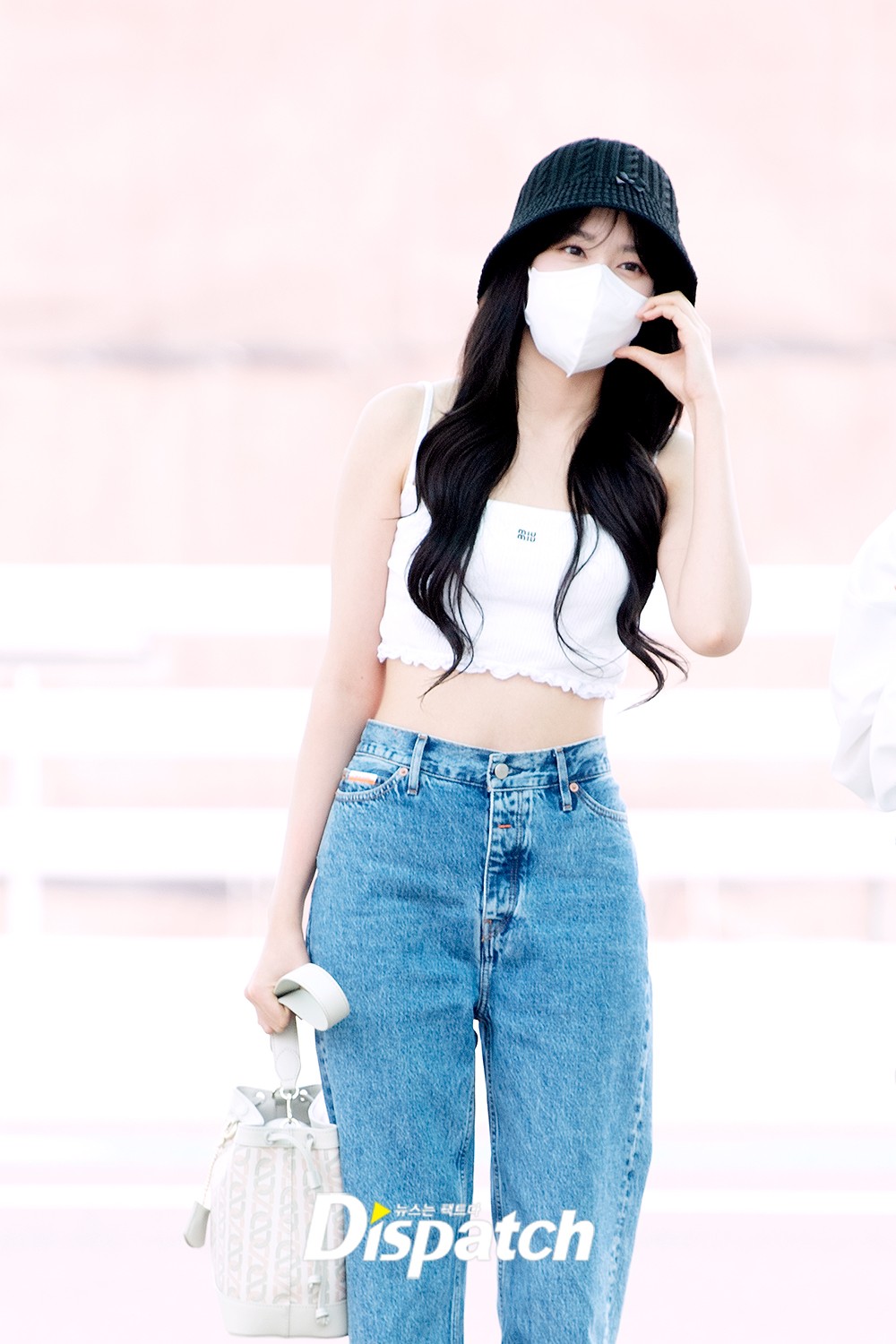 윤바디 이미지