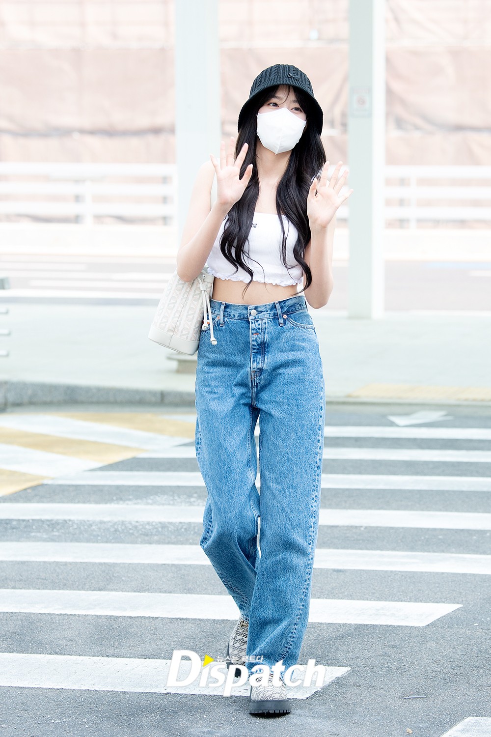 윤바디 이미지