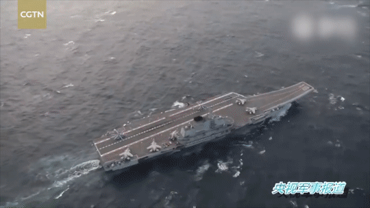 중국 항공모함 ‘랴오닝’에서 중국군 전투기가 출격하는 모습. [유튜브 'CGTN' 채널 캡처]