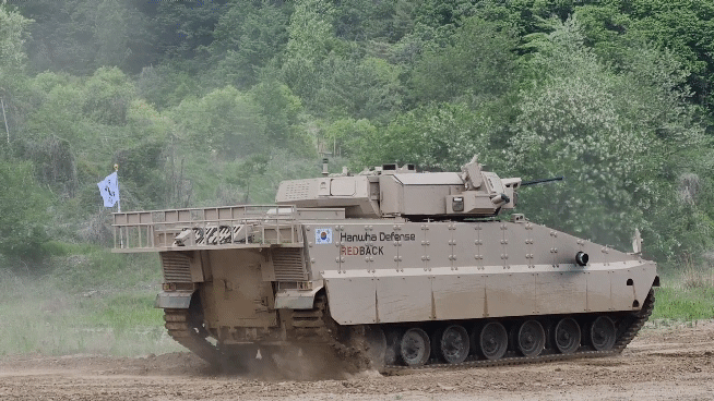 레드백 360도 제자리선회 시연 모습/사진=최민경 기자