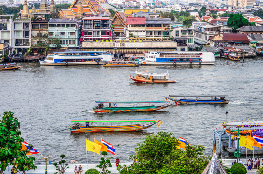 방콕 시장과 꽃시장 및 차오프라야 강의 모습