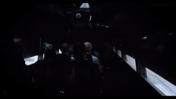 오는 23일(현지시간)부터 이탈리아 로마에서 운행을 시작하는 ‘무(無) 헤드셋’ 가상현실(VR) 관광버스. 승객들은 창문에 설치된 VR 화면으로 고대 로마 유적지의 옛 모습을 현재 모습과 비교할 수 있다. [Dazebao News 유튜브 캡처]