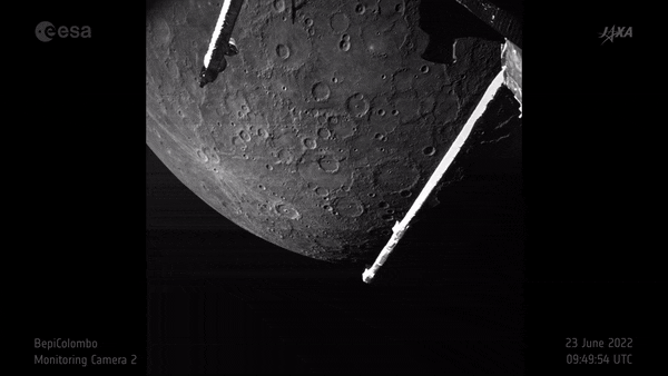 태양계에서 가장 작은 행성인 수성의 근접비행 영상이 공개됐다. (영상=ESA)