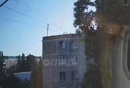 러시아군이 쏜 미사일이 우크라이나 미콜라이우 지역 아파트를 공격하는 모습. /@Gerashchenko_en 트위터