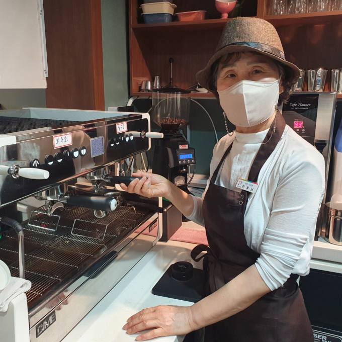 수려한찬 이미지